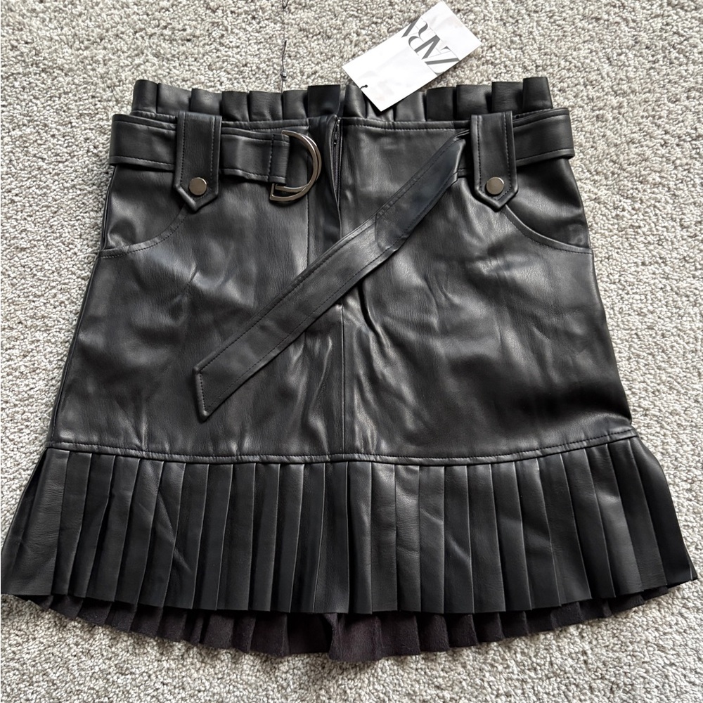 🖤 Zara Faux Leather Pleated Mini Skirt – NWT – Belted – Size XS